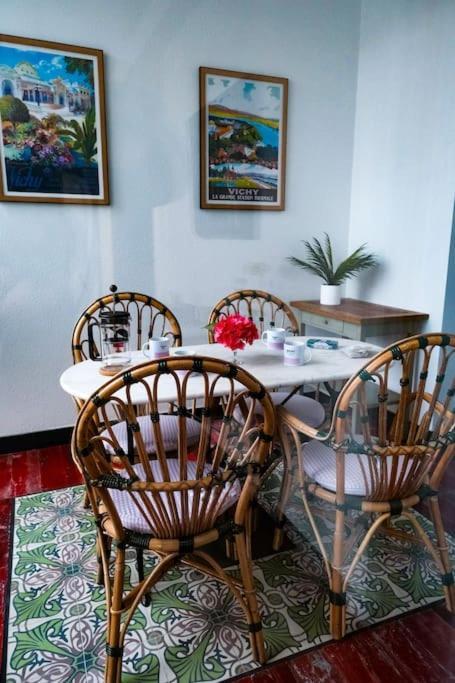 Le Joyau Des Parcs Classe 4 Etoiles Appartement Central Au Calme Avec Terrasse 维琪 外观 照片
